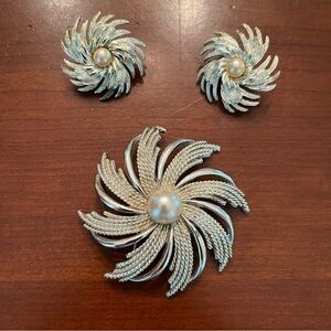 Vintage Jewelry Sarah Coventry Brooch and Earrings